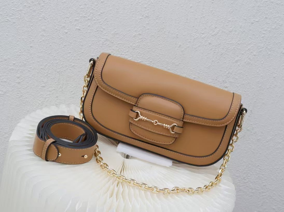 Elegant Tan Leather Crossbody Bag with Chain Detailing RM0005