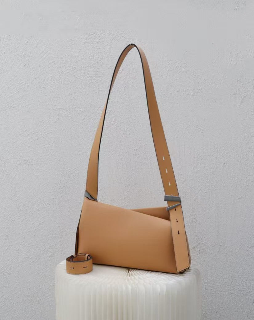 Stylish Tan Leather Crossbody Bag RM0004