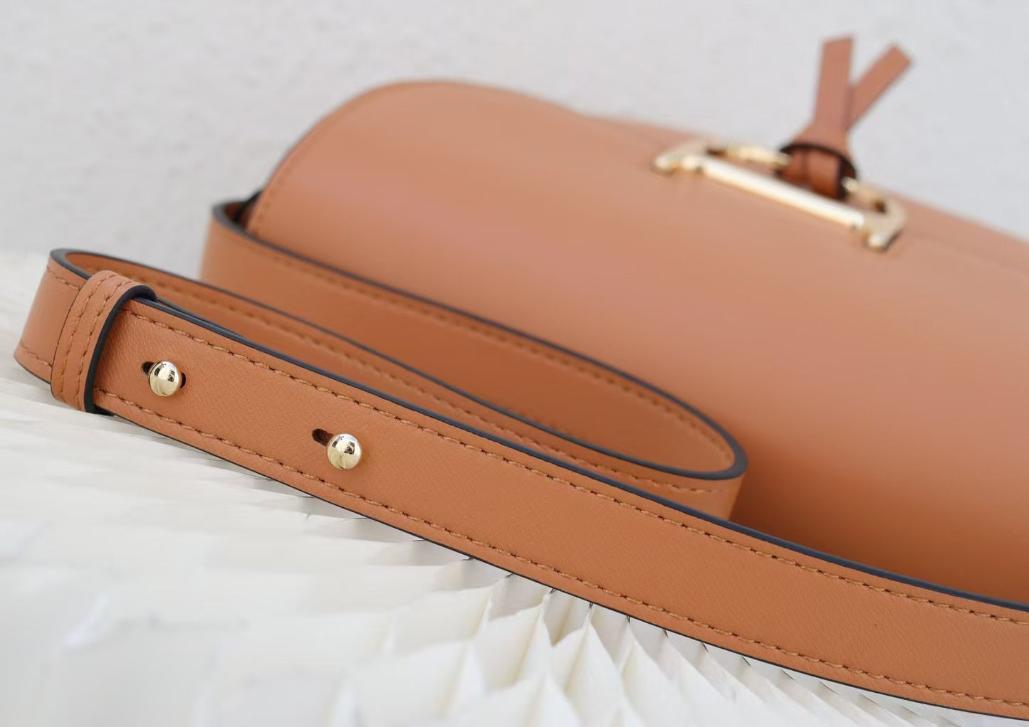 Stylish Tan Leather Saddle Bag RM0002