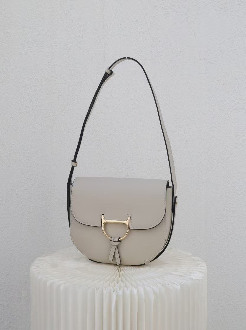 Stylish Tan Leather Saddle Bag RM0002