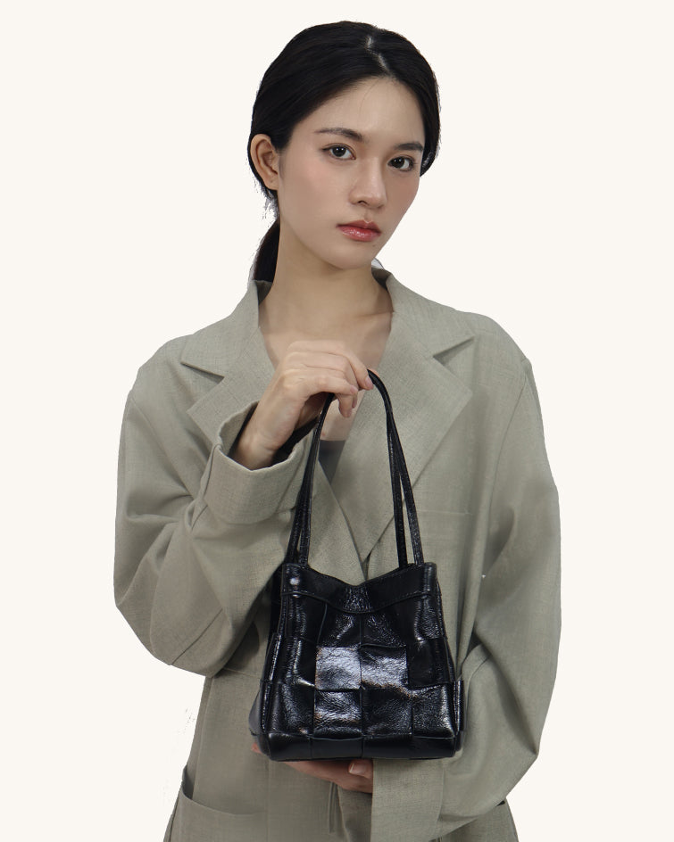 L-0011 Woven Leather Tote Bag Timeless Elegance in Versatile Hues