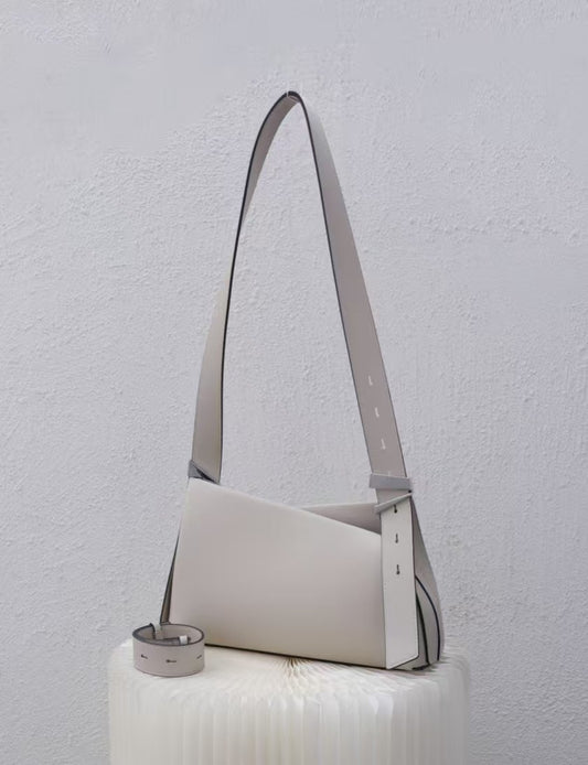 Stylish Tan Leather Crossbody Bag RM0004